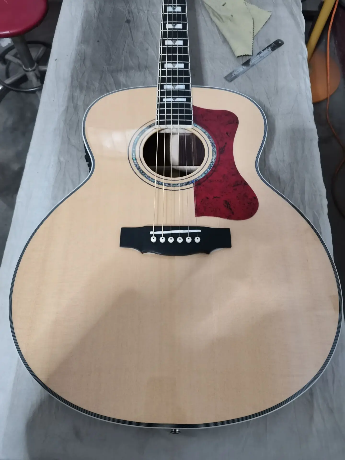 professionalguitaronepiecewiderneckJumbocustomVINTAGEguitar