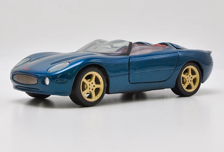 1/24 игрушка для мальчика литая модель автомобиля коллекционный автомобиль подарок для детей спортивный 1:24 статические автомобили XK180 родстер винтажный автомобиль