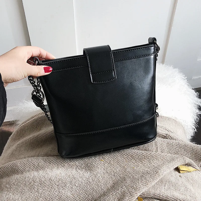 

2019 Early Spring Contrast Color Bucket Bag ARROW Decoration Large Capacity Shoulder Cross-body WOMEN'S Bag