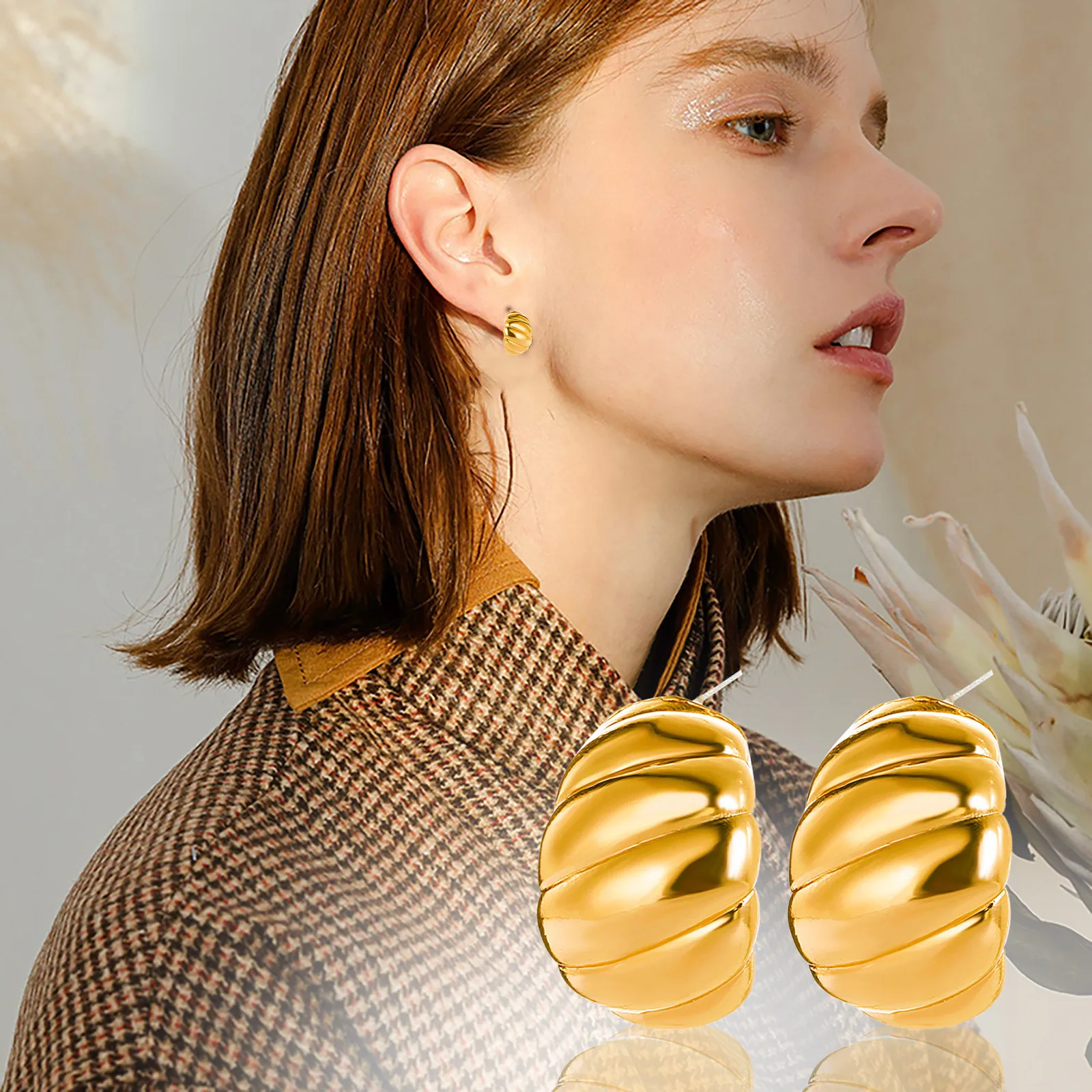 Vintage Horn Threaded Stud Earrings For Women Simple Metal C-shaped Striped Earrings Shining Golden Stud Earrings Jewelry Gifts 2