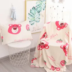 Almohada de dibujos animados de oso de fresa, manta de siesta de aire acondicionado de gran tamaño, cojín de cabecera, regalo de cumpleaños de novia
