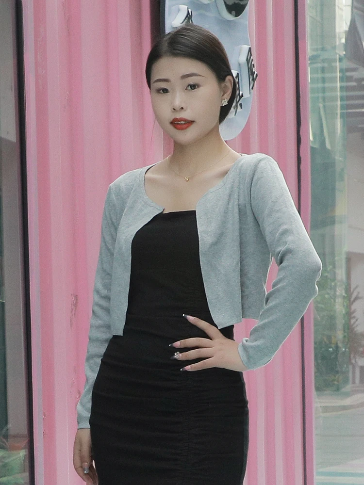 Blouses Black Cropped Knitted Sweater Korean Fashion Cardigan Female Women's Coat Spring 2025 Clothing Long Sleeve Top Jersey
