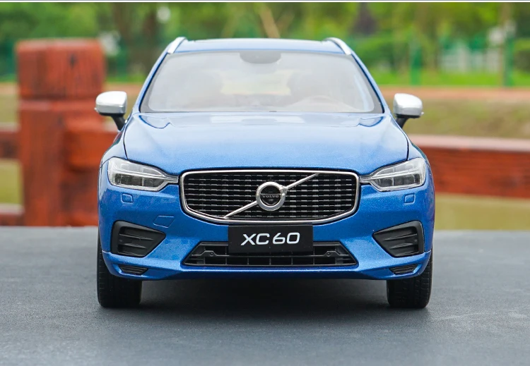 Оригинальная Заводская 1:18, новинка XC60, спортивная версия, белый сплав, металл, классические модели игрушек для подарка, коллекция
