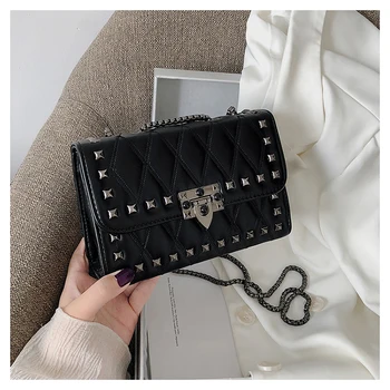 

2020 New Women's Shoulder Bag Autumn And Winter Shopping Bag High Quality Fashion Rivet Design Women's Messenger Bag Black Red