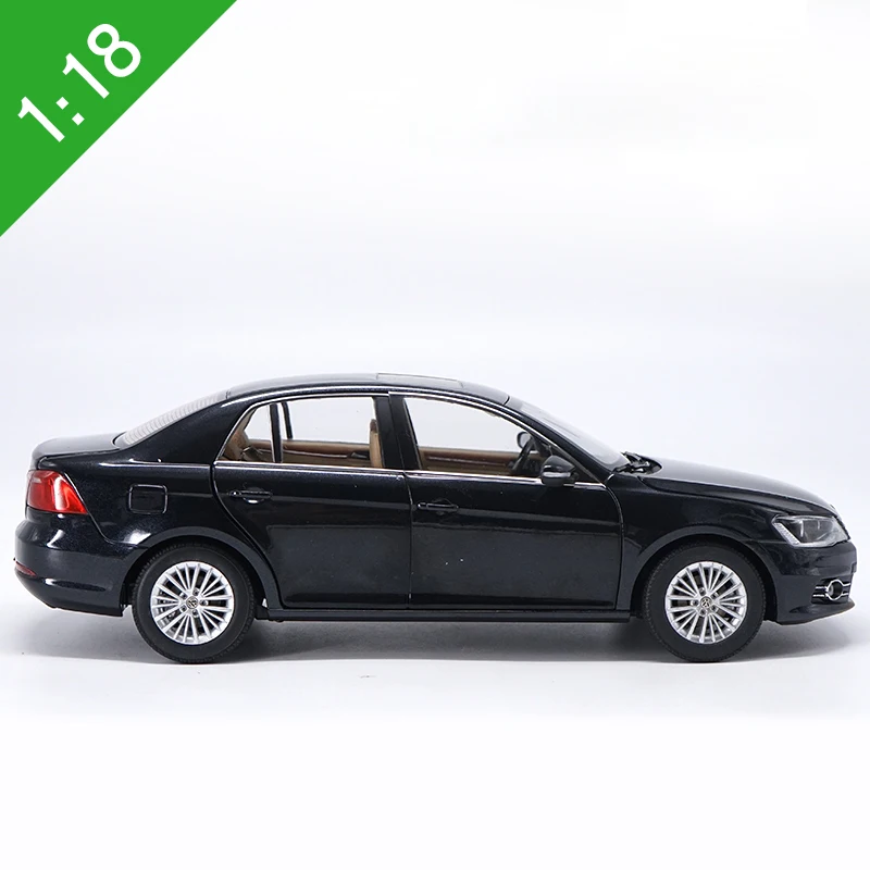 1:18 VW BORA 2013 литая под давлением Модель автомобиля игрушки Металлическая Модель автомобиля оригинальная коробка