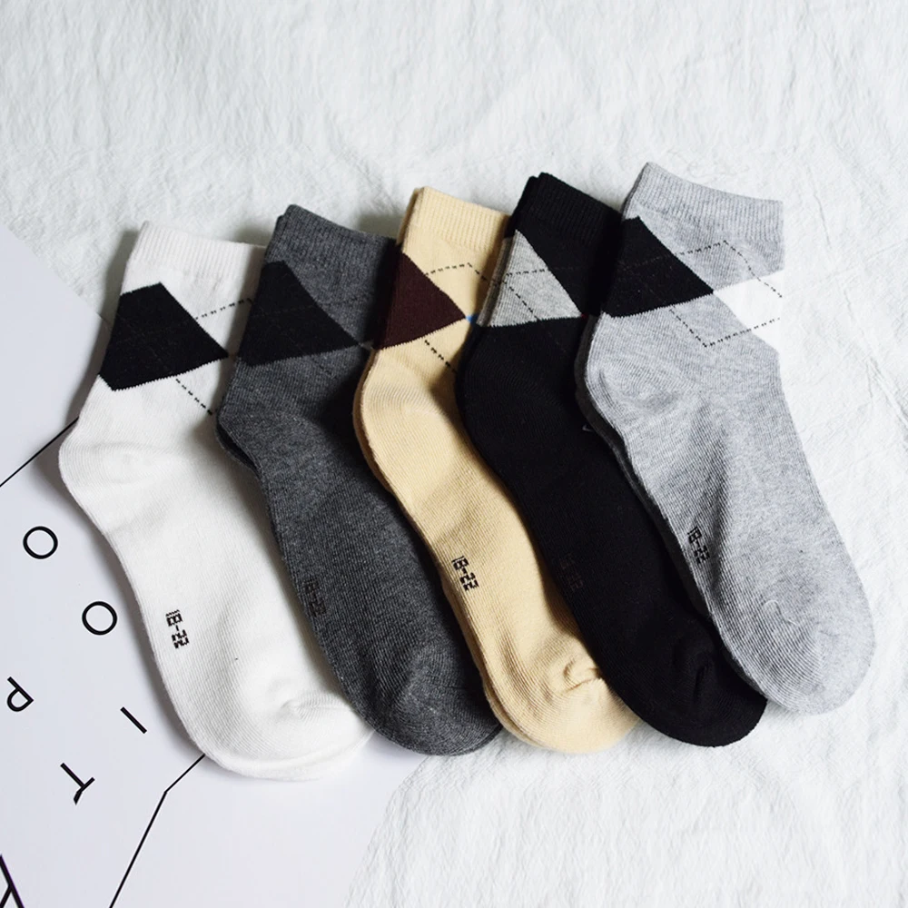 

2020 Women New Cotton Crew Socks Fashion British Style Rhambus Grid Pattern Breathable Soft Casual Street Girl Female Short Sox