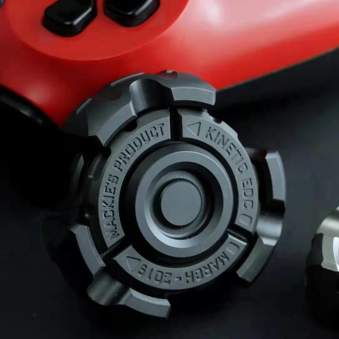 mackie fidget spinner