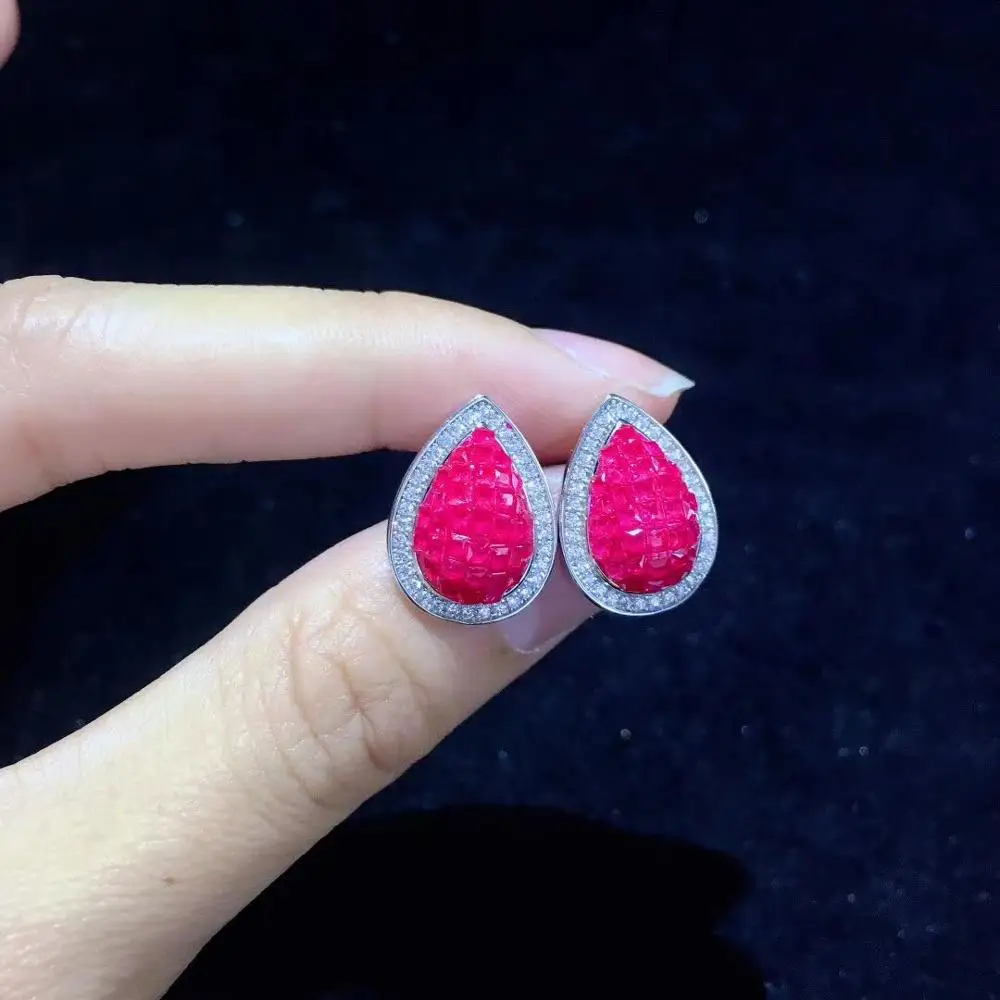 Серьги-гвоздики из серебра 925 пробы с фианитами | Украшения и аксессуары