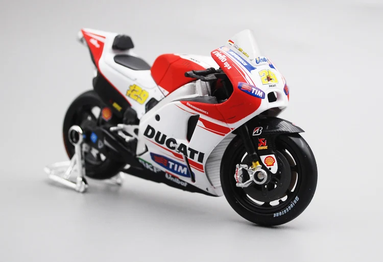 Maisto 1/18 1:18 Масштаб WGP 15 Ducati Desmosedici No29 гоночный мотоцикл Мотоциклы литье под давлением демонстрационные модели игрушки для мальчиков - Цвет: 2015 Ducati No29