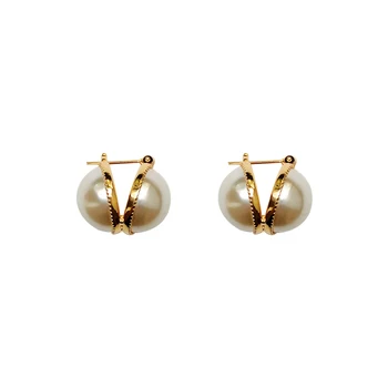 

French elegant open mouth Pearl Earrings retro simple Fritillaria Earrings