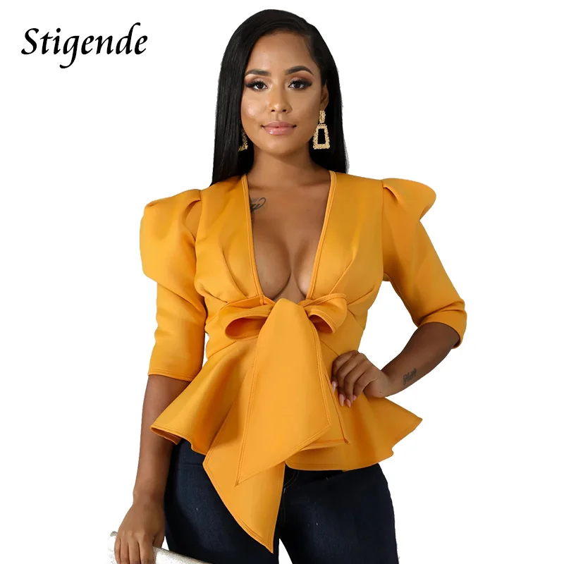 Baratos Stigende media manga Sexy cuello en V profundo lazo blusa mujer verano Casual Color sólido volantes blusa elegante Bandage Crop blusa top