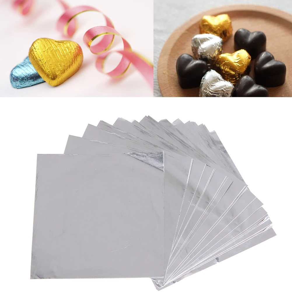 Как сделать конфету из фольги. Елочная игрушка хлопушка. Поделки из фольги. Большие конфеты для танца. Тиснение из фольги.