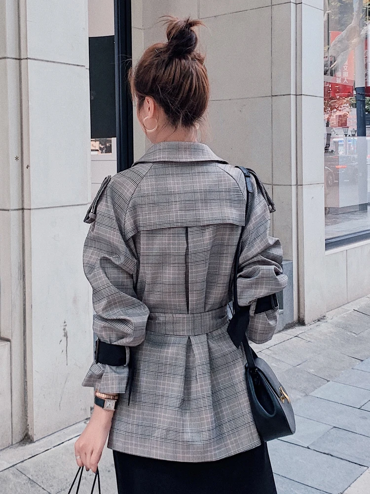 Fashion New Ladies Plaid Short Trench Coat for Women Double Breasted with Belt Female Trenchcoat Spring Autumn Outerwear Quality