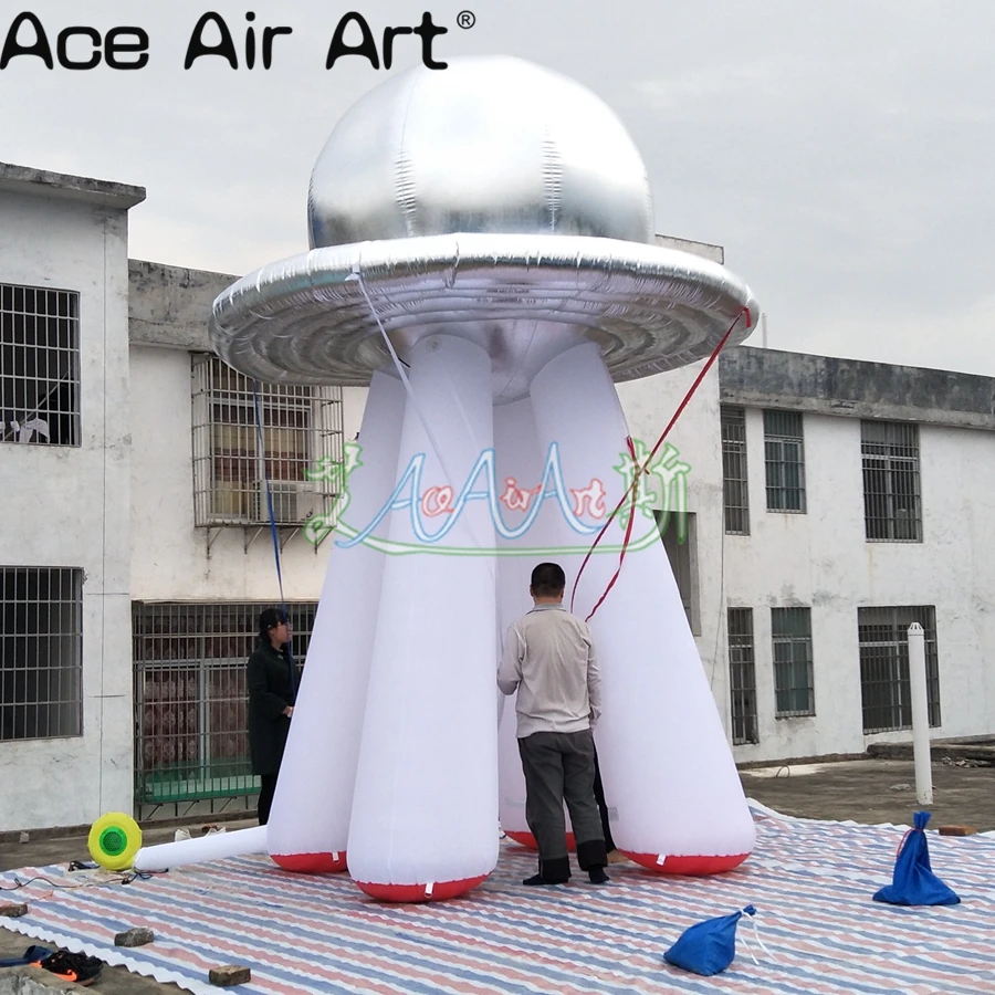  2019 new design 4.5m H popular inflatable UFOsilver standing UFO model for activities