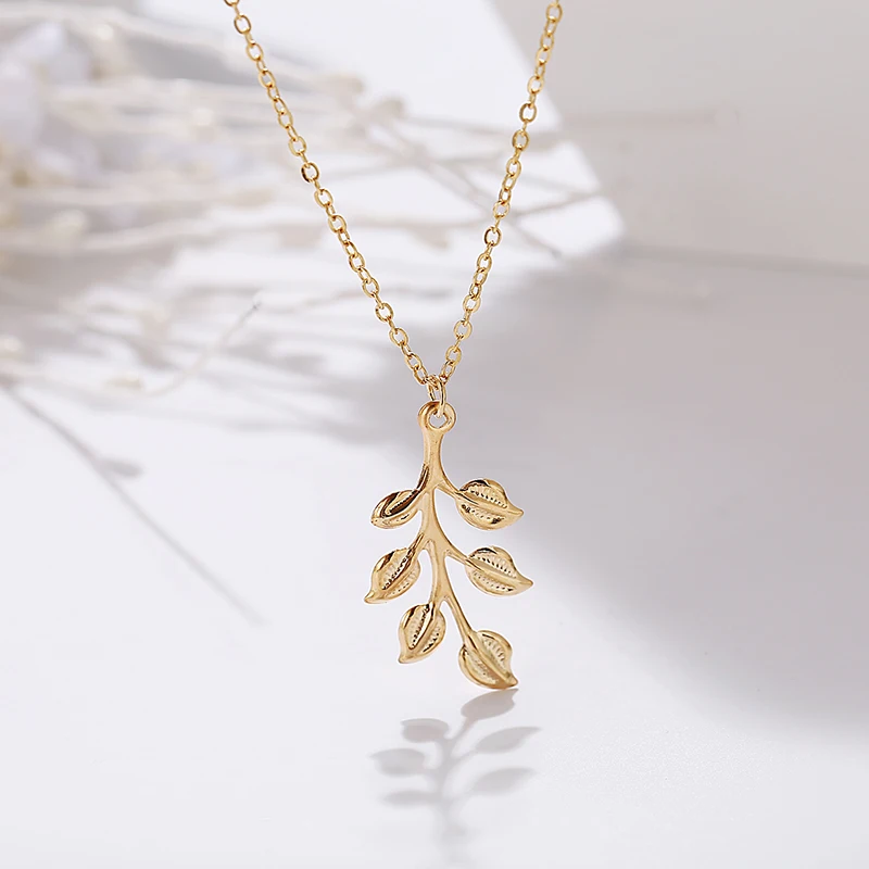 

Simple Leaves Shape Pendant Necklace Clavicle Chain Gift Personality Chokcer Alloy Material Trendy Charm Fashion Accessories