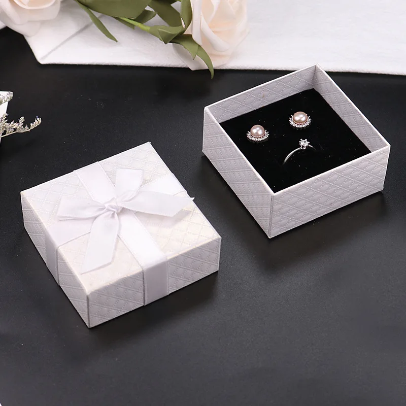

Dongguan Butterfly Tiandigai Earring Box jie zi he Bracelet Box Necklace Box Universal Customizable