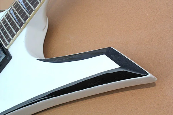 Jackson KE2 Келли электрогитара Джексон индивидуальная магазин RR гитара белый Джексон келли KE 2 с черные края гитары