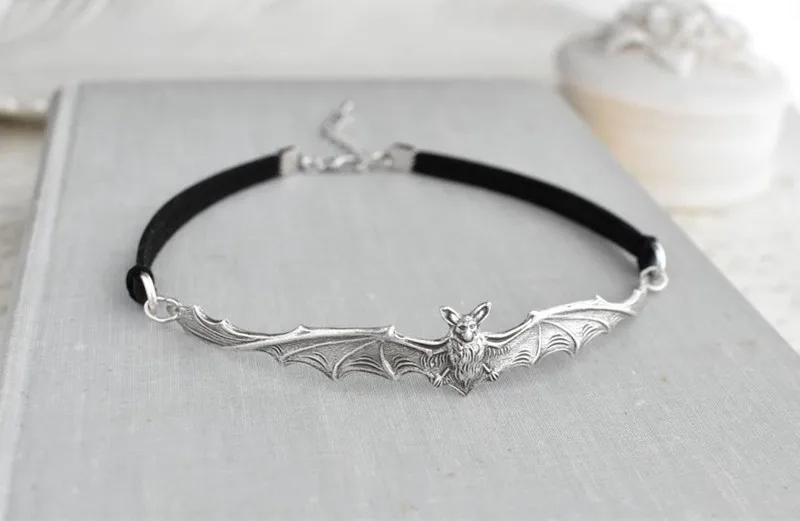 2021 Trend Fashion Goth Black Large Open Wing Flying Bat Collars Spooky Halloween Gift Men's and Women's Color Necklace | Украшения