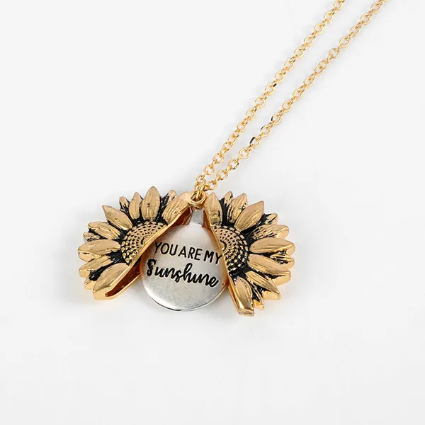 

Explosion Models Creative Retro Women's Gold Necklace Custom You Are My Sun Open Sunflower Sunflower Pendant Necklaceladies Gift
