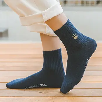 

Men's middle tube maple leaf socks summer sweat-absorbent breathable thin section Japanese sports college four seasons stockings