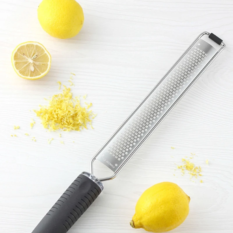

2Pcs Cheese Grater Stainless Steel Fruits Grater with Non-Slip Handle and Dust Cover for Lemon Potato Ginger