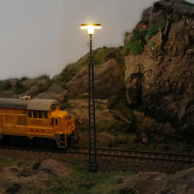 LQS63 Model Railway Layout 3pcs OO HO N Scale Ladder Street Lights Fish-bone Shaped Post Bright White Two-LEDs