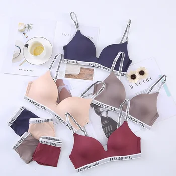 

Women Letter Straps Bras Elastic Waist Panties Suits Glossy Ladies Push Up Padded Bras Briefs Sets 2019 Hot Sale QHAG