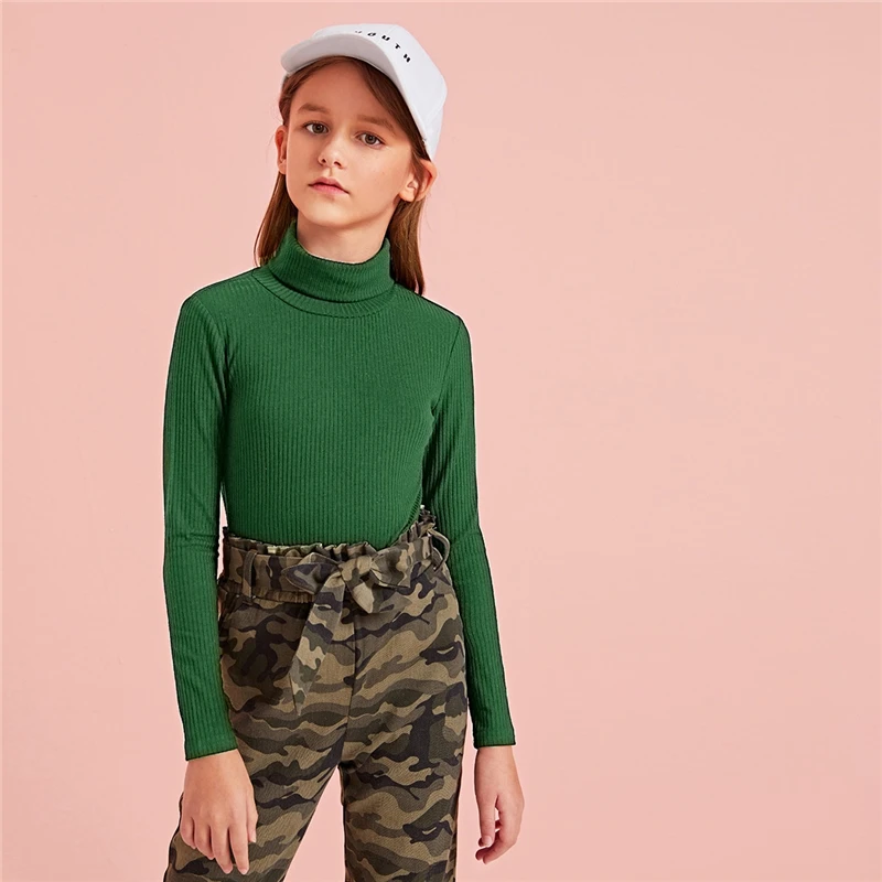SHEIN Kids/однотонная трикотажная Повседневная футболка в рубчик с воротником-стойкой; детский топ; осень г.; приталенные базовые Детские футболки с длинными рукавами