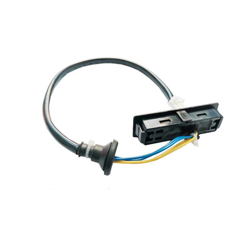 Nissan trunk button 2