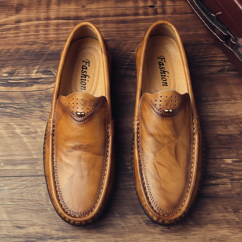 

2019 Fashion Casual Men Shoes New Lazy Male Loafers Breathable Flat Peas Shoes Men Simple Driving Shoes Male Plus Size HC-439