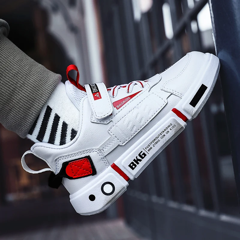 Детские туфли; легкие детские повседневные дышащие мягкие спортивные туфли из сетчатой кожи для бега; сезон осень; Новая мода
