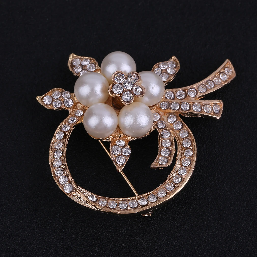 Elegant Fashion Brooches For Women Flower and Heart Design Rhinestone Golden Plated Brooch Pins Luxury Jewelry