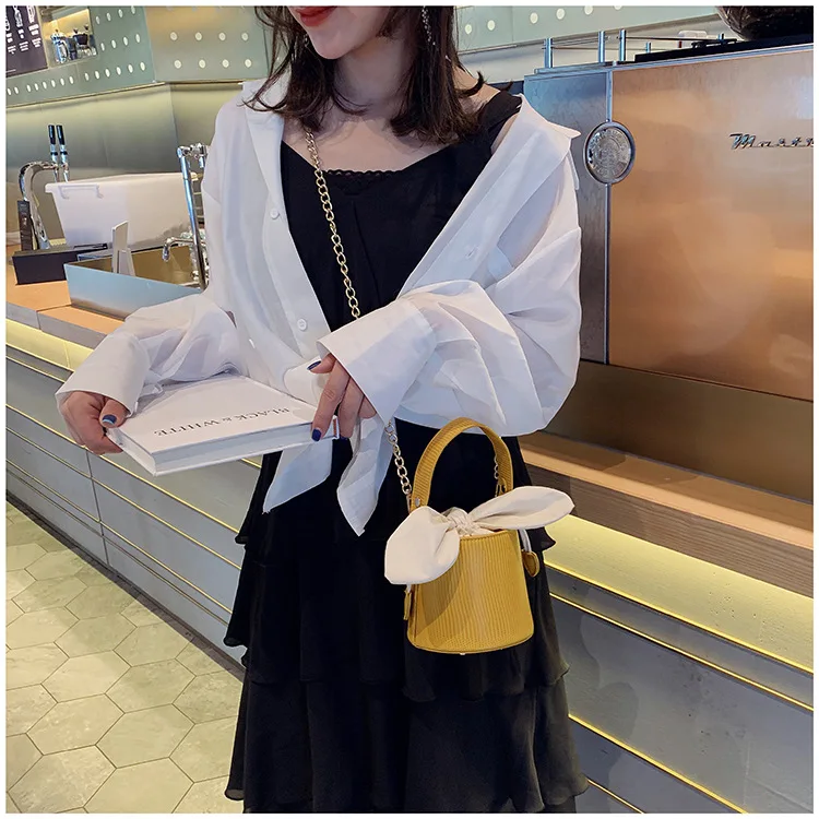 10984252325_1693634907