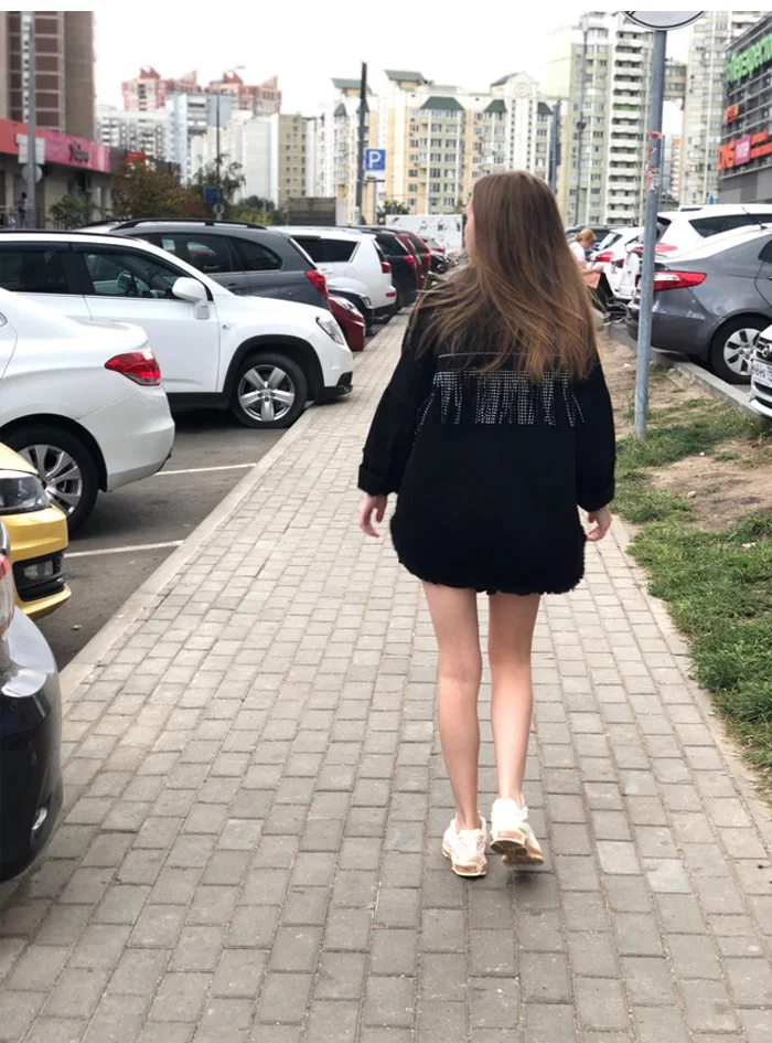 Новинка года; сезон осень; тонкие куртки черного цвета с пуговицами и кисточками в стиле панк; крутые куртки для девочек и женщин