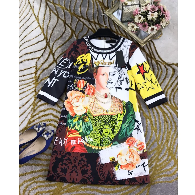 Женское платье с круглым вырезом и полурукавом украшенное бусинами | Женская