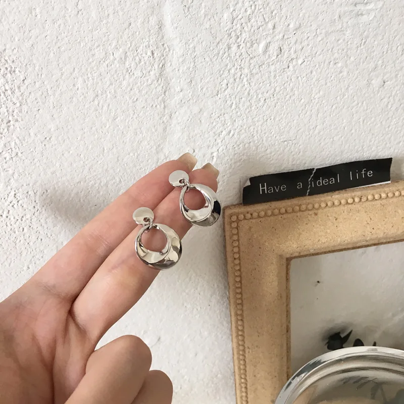 

Silver Color Circel Clip Earrings Without Piercing for Women Lady Simple Temperament Irregular Round Clip On Earrings