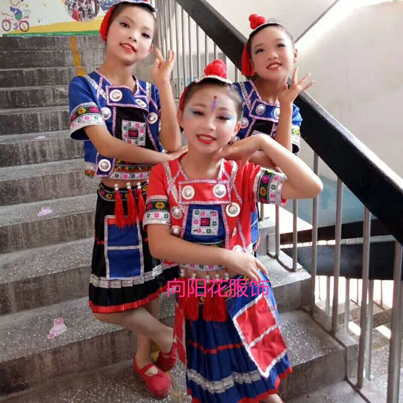 

Ninth Xiaohe Elegant Demeanor Children National Minority Dayaoshan Yunfei Miao Nationality Nation Clothing Color Yao Guangdong P