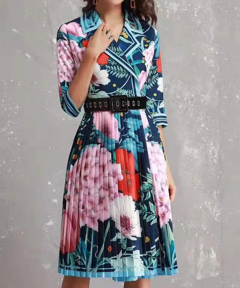 Obsessed with lavender. New spring and autumn fashion women's retro printed pleated elegant party dress, big flowers