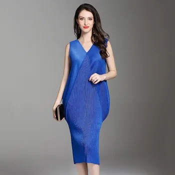 

Plus Size Dress For Women 45-75kg Summer Women V-Neck Sleeveless Loose Elastic Miyake Pleated Solid Color Casual Dress Midi