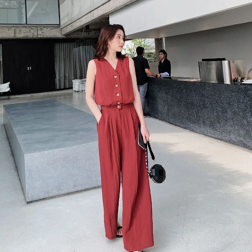 

Photo Shoot INS Apathy Young-Style Three-Color V-neck Single Breasted Sleeveless Vest Straight Wide-Leg Ol Waist Hugging Onesie