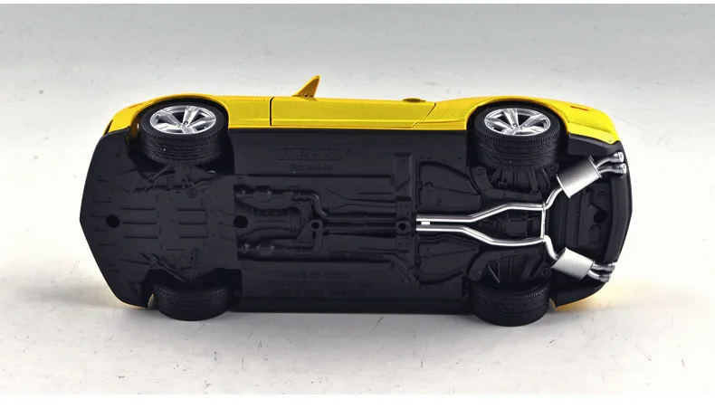 Welly 1:24 Трансформеры спортивный автомобиль сплав модель автомобиля Моделирование Украшение автомобиля коллекция Подарочная игрушка Литье под давлением модель игрушка для мальчиков