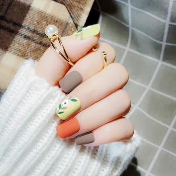 

24Pcs Fashion Fake Nails Matte Brown Orange Square Artificial Nail Tips Spring Style Glue Sticker for Office Home Faux Ongle