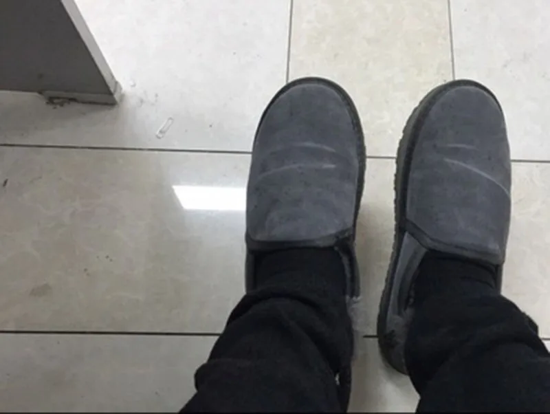 Удобные зимние ботинки в австралийском стиле из замши; большие размеры; коричневые и серые женские ботинки на меху; серые женские слипоны на плоской подошве с круглым носком