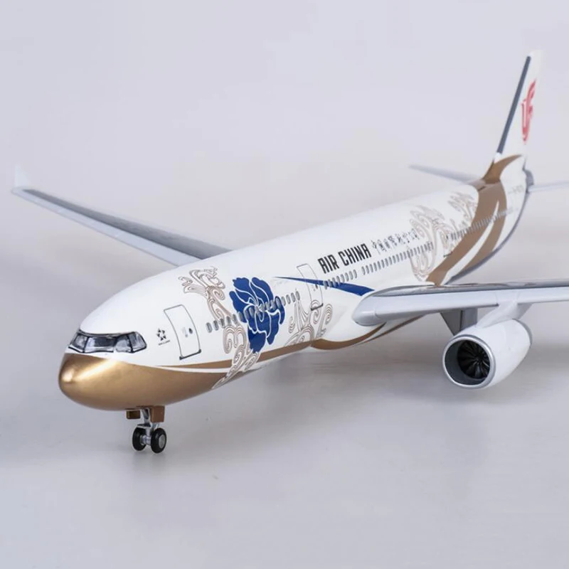 47 см 1:135 весы Аэробус A330 модель AIR China авиакомпаний дыхательных путей W посадки Шестерни колеса Настенные светильники смолы самолет коллекционная игрушка
