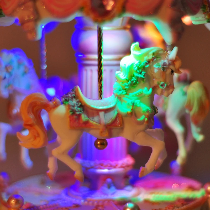 Carousel музыкальная мини шкатулка креативный подарок с мигающим светильник