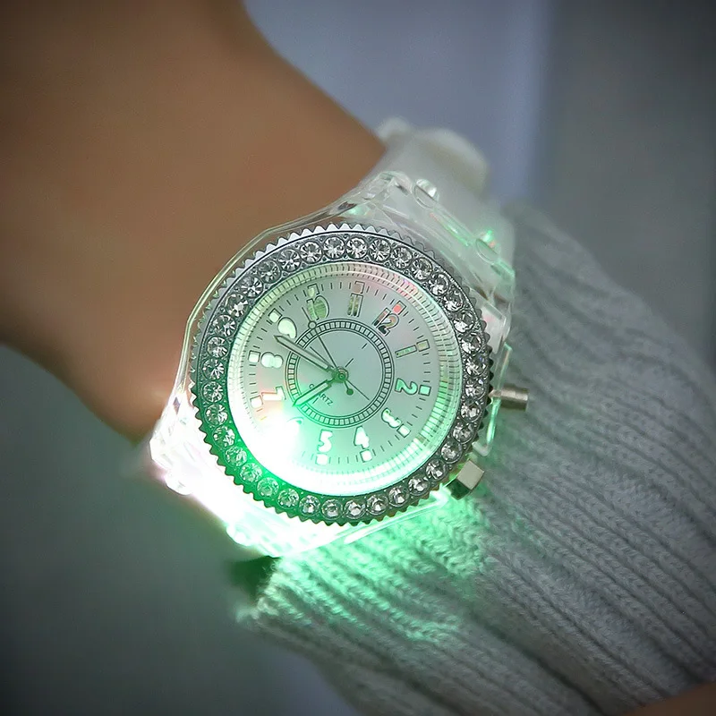 LED Flash Luminous Watches Personality Trends Students Lovers Jellies Woman Men's Watches 7 Colors Light Wrist Watch Hot