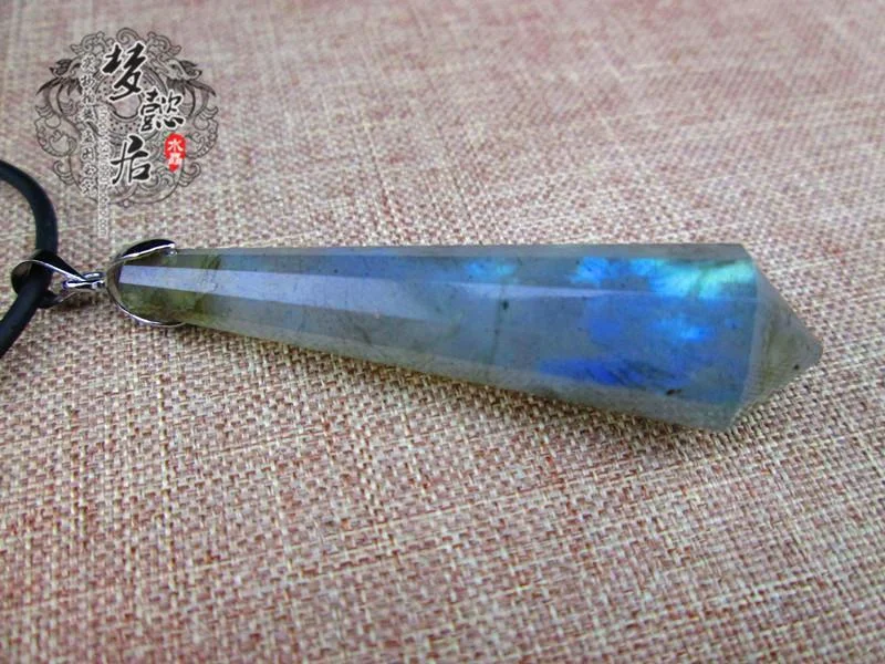 High quality natural rose quar tz moonstone crystal pendant rhombus pendulum pendants 45mm chakra pendule suspension healing 4