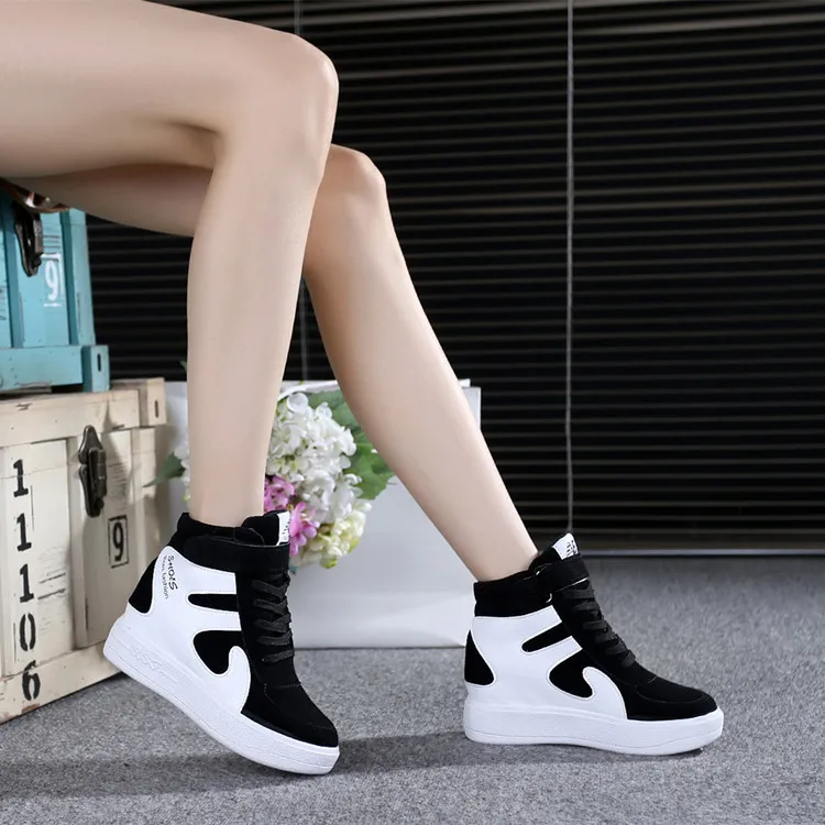 2021 New High-quality Women's Sports Shoes Thick Bottom Casual Slope Heel Black Thick Bottom Vulcanized Women's Shoes