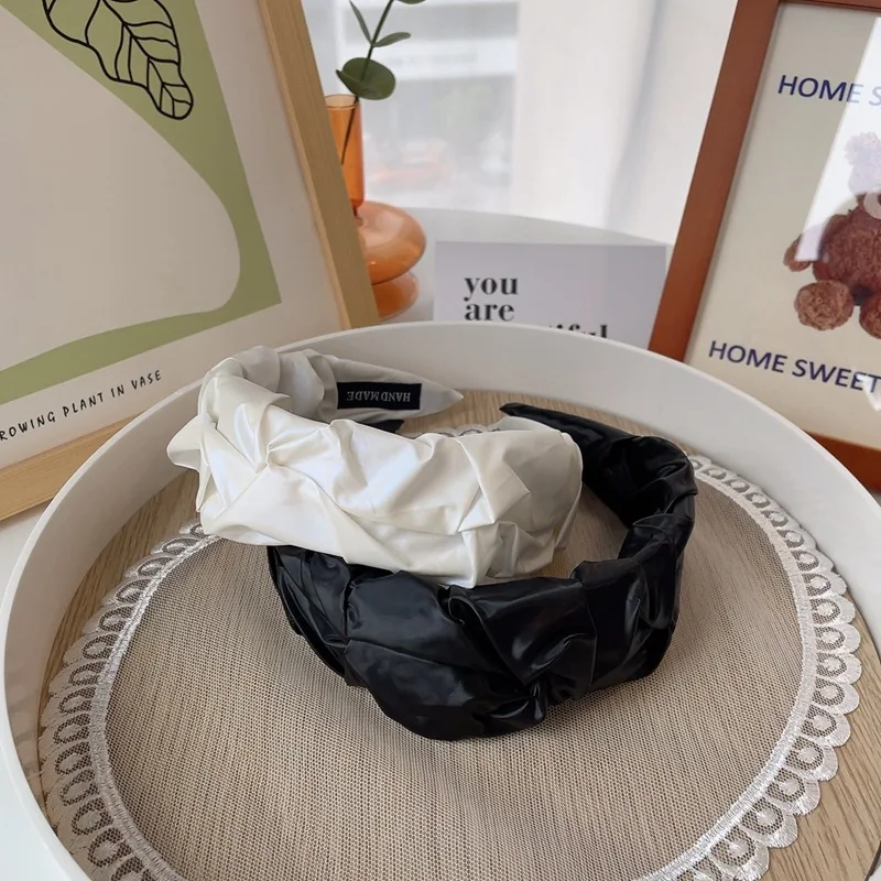 Рисунок 5 - Женский ободок с пятью цветами