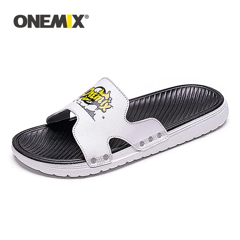 Сандалии ONEMIX мужские для дома и пляжа летние Нескользящие тапочки мультяшный